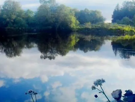 Coill Maher Lake House *
